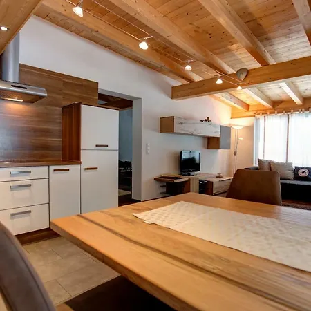 Haus Mattle Апартаменты Петной-ам-Арльберг